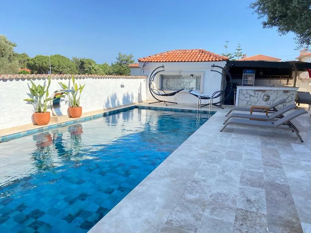 Alaçatı Albatross Hotel 0*,