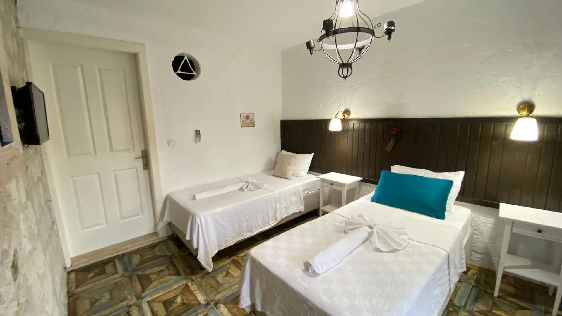 Alacati Albatross Hotel
